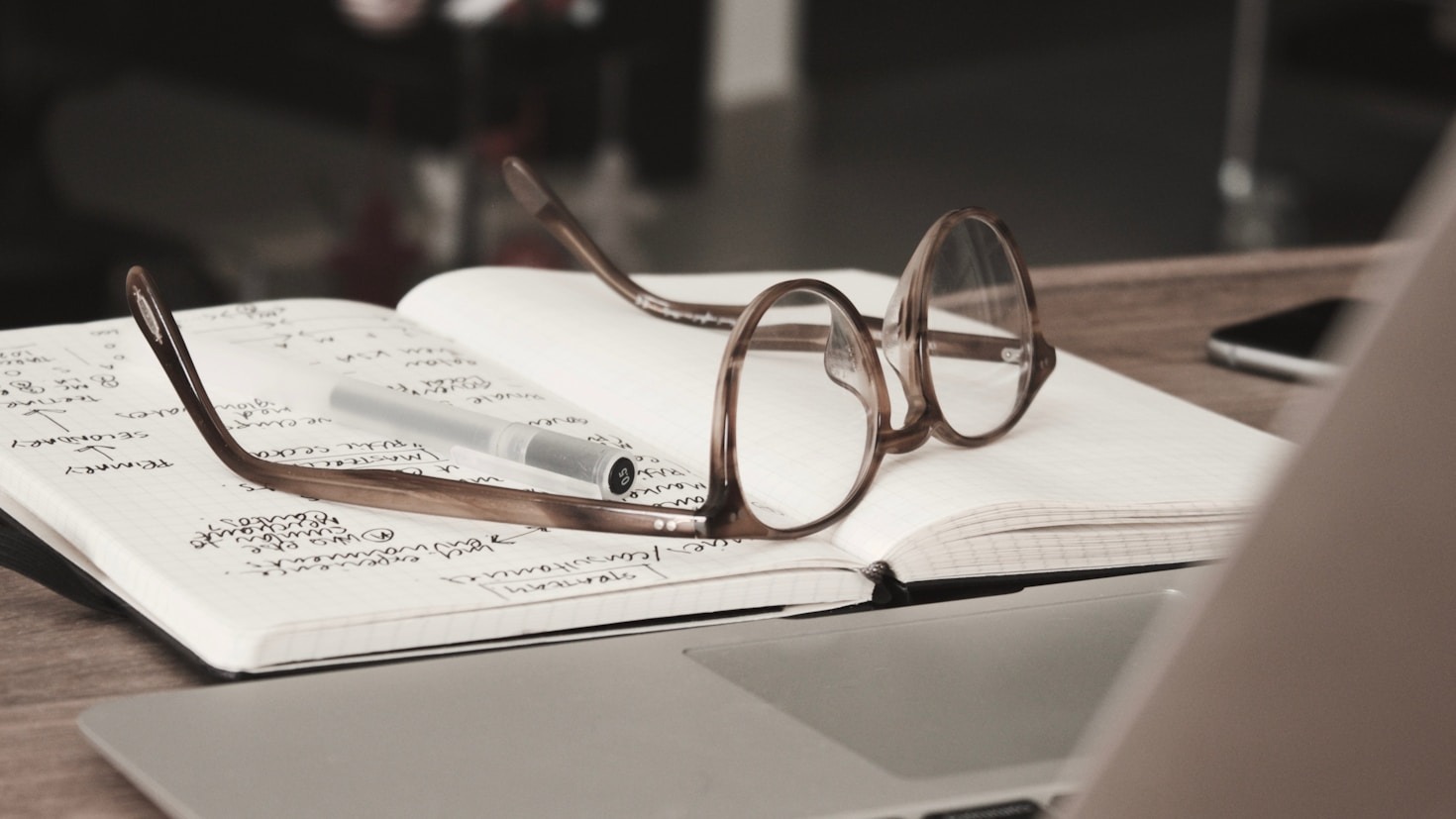 Top Benefits of Hiring a Research Expert